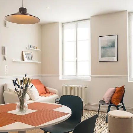 Apartment Le Cocon Orange - Proche Hypercentre - Parking Prive