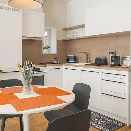 Le Cocon Orange - Proche Hypercentre - Parking Prive Apartment